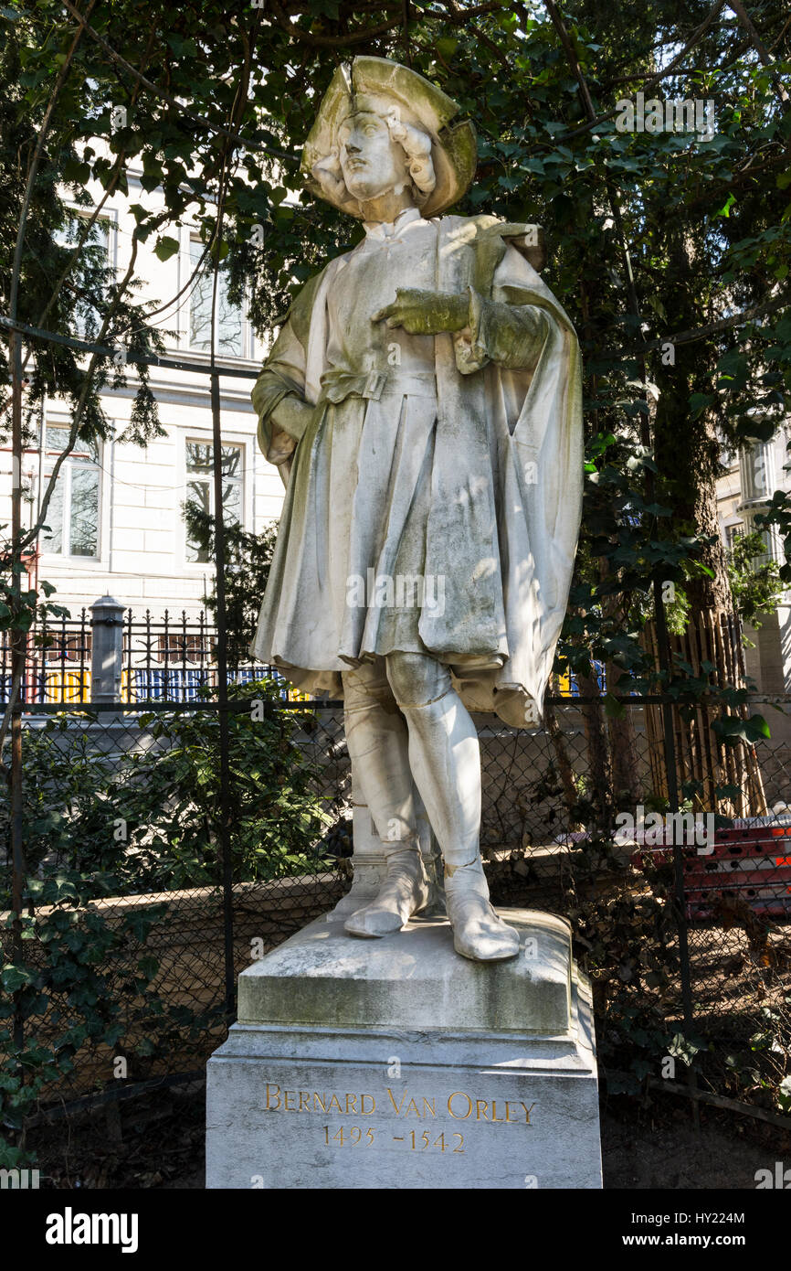 Bernard Van Orley Statue in Petit Sablon-Platz in Brüssel Stockfoto