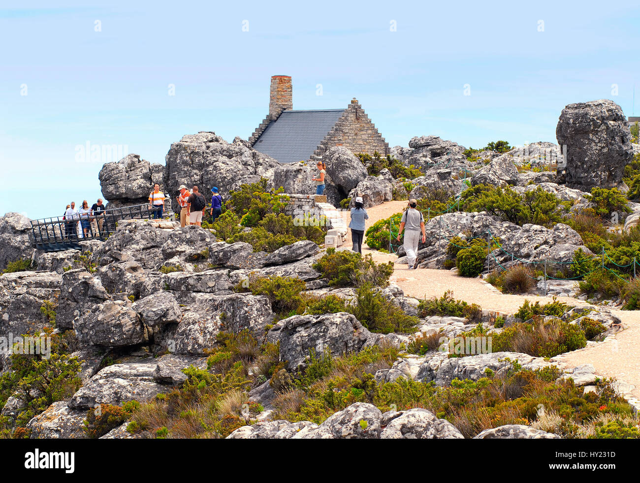Bild von Touristen auf den berühmten Tafelbergen in Kapstadt, Südafrika. Stockfoto