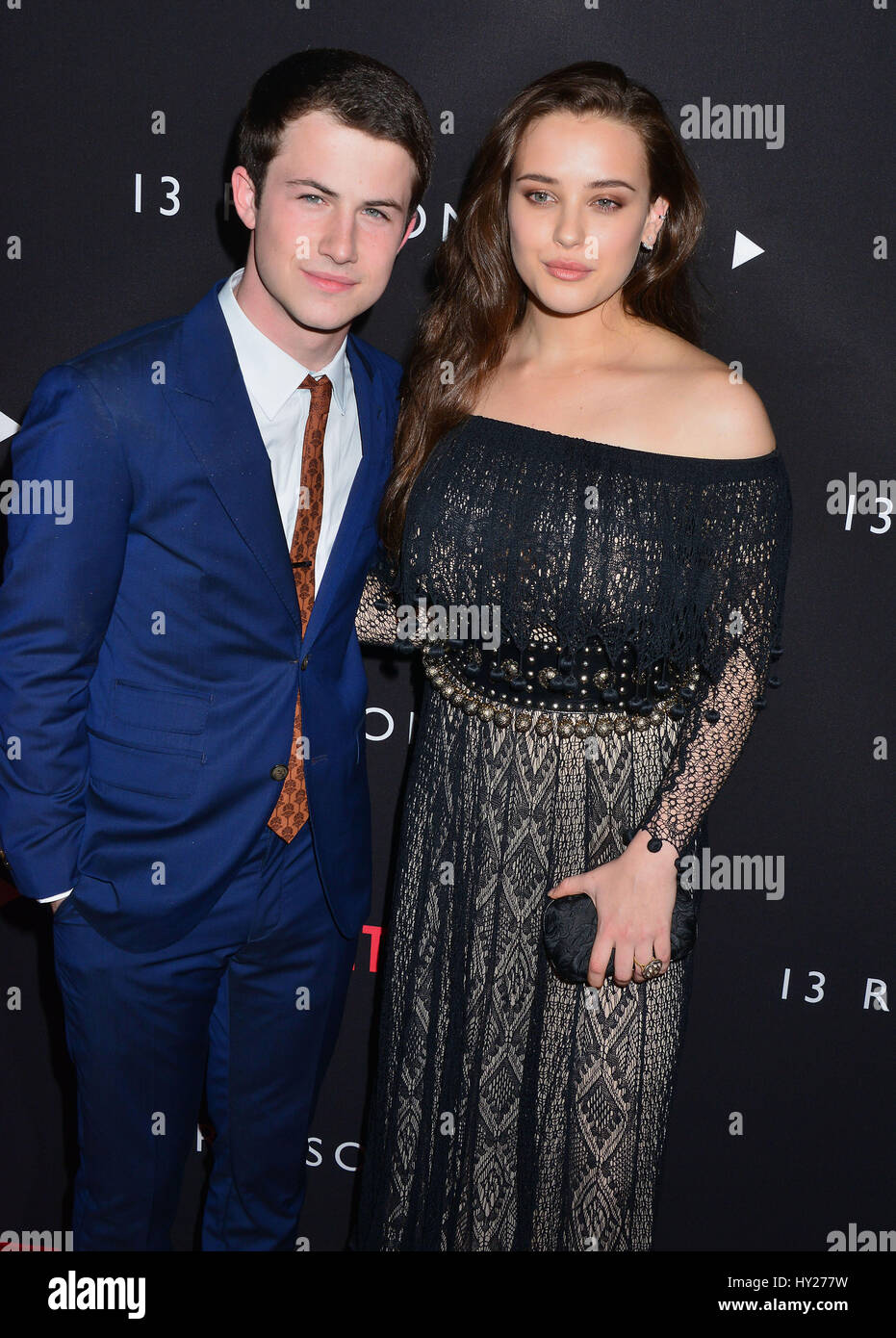 Dylan Minnette, Katherine Langford 051 besuchen die Premiere von Netflix 13 Gründe, warum "bei Paramount Pictures am 30. März 2017 in Los Angeles, Kalifornien. Stockfoto