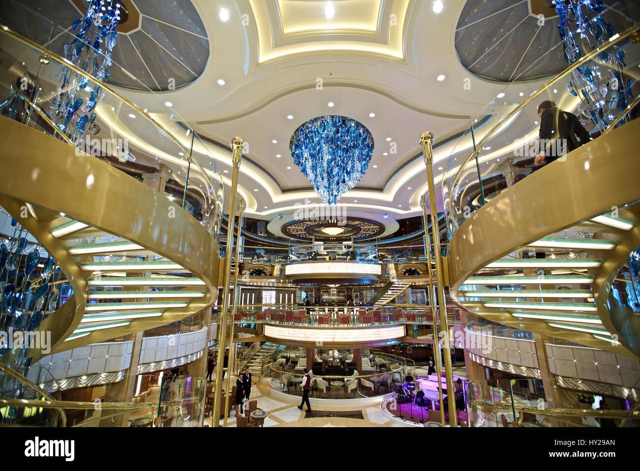 Monfalcone. 30. März 2017. Foto aufgenommen am 30. März 2017 zeigt das Innere des Luxus-Kreuzfahrtschiff Majestic Prinzessin in der Fabrik in Monfalcone, Italien. Majestätische Prinzessin, eine internationale Luxus-Kreuzfahrtschiff, das speziell für den chinesischen Markt zugeschnitten startet am Freitag ihre erste Saison in Europa. Bildnachweis: Jin Yu/Xinhua/Alamy Live-Nachrichten Stockfoto