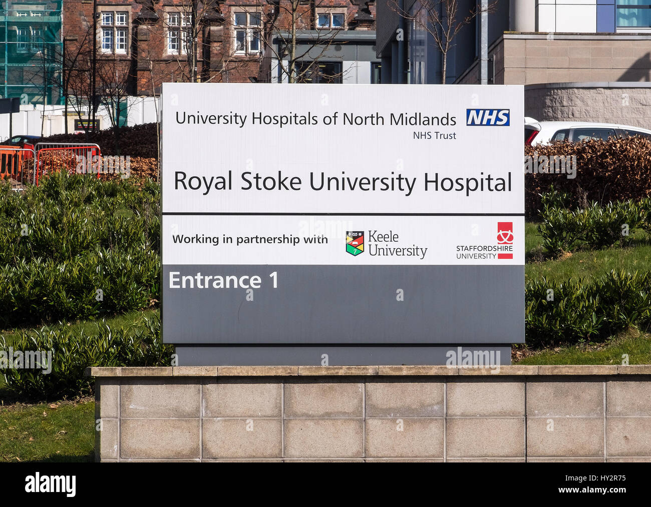 Melden Sie sich außerhalb der Royal Stoke Universität Lehrkrankenhaus Stoke-on-Trent Staffordshire West Midlands England UK Stockfoto