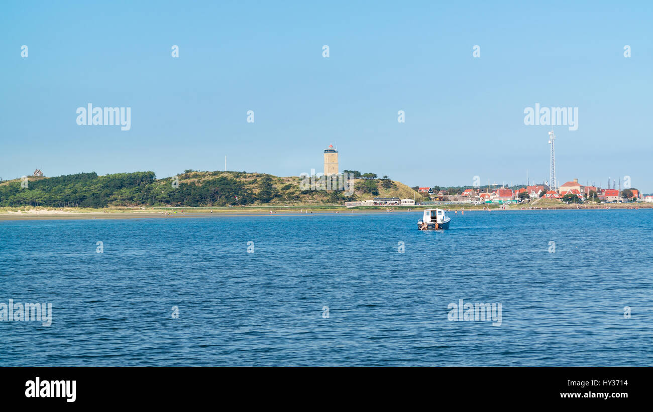 Dünen, grüne Strand und Leuchtturm Brandaris Terschelling, Wattenmeer-Insel in Friesland, Niederlande Stockfoto