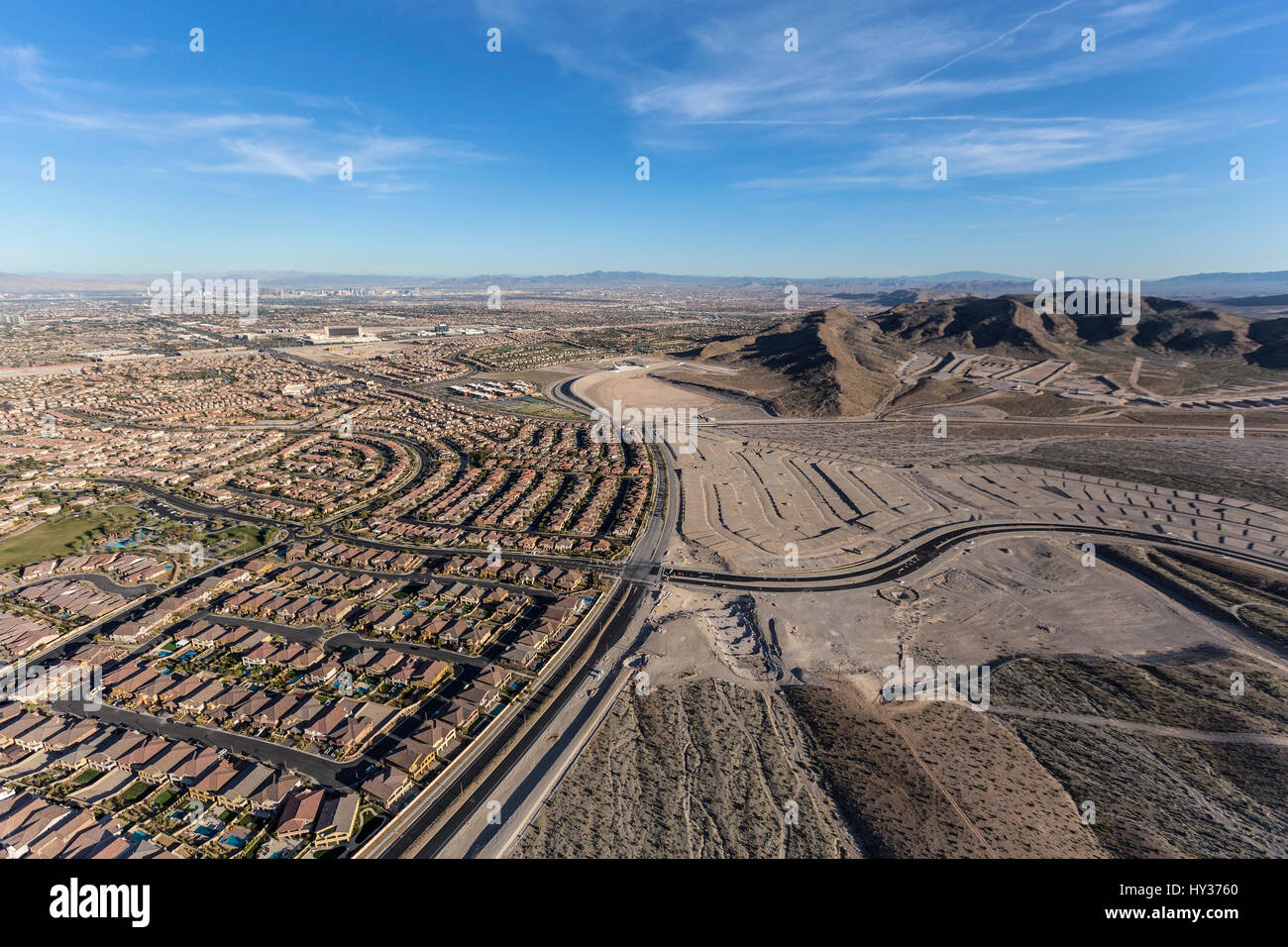 Luftaufnahme des westlichen Randes des Summerlin in der Nähe von Red Rock National Conservation Area in Las Vegas, Nevada. Stockfoto