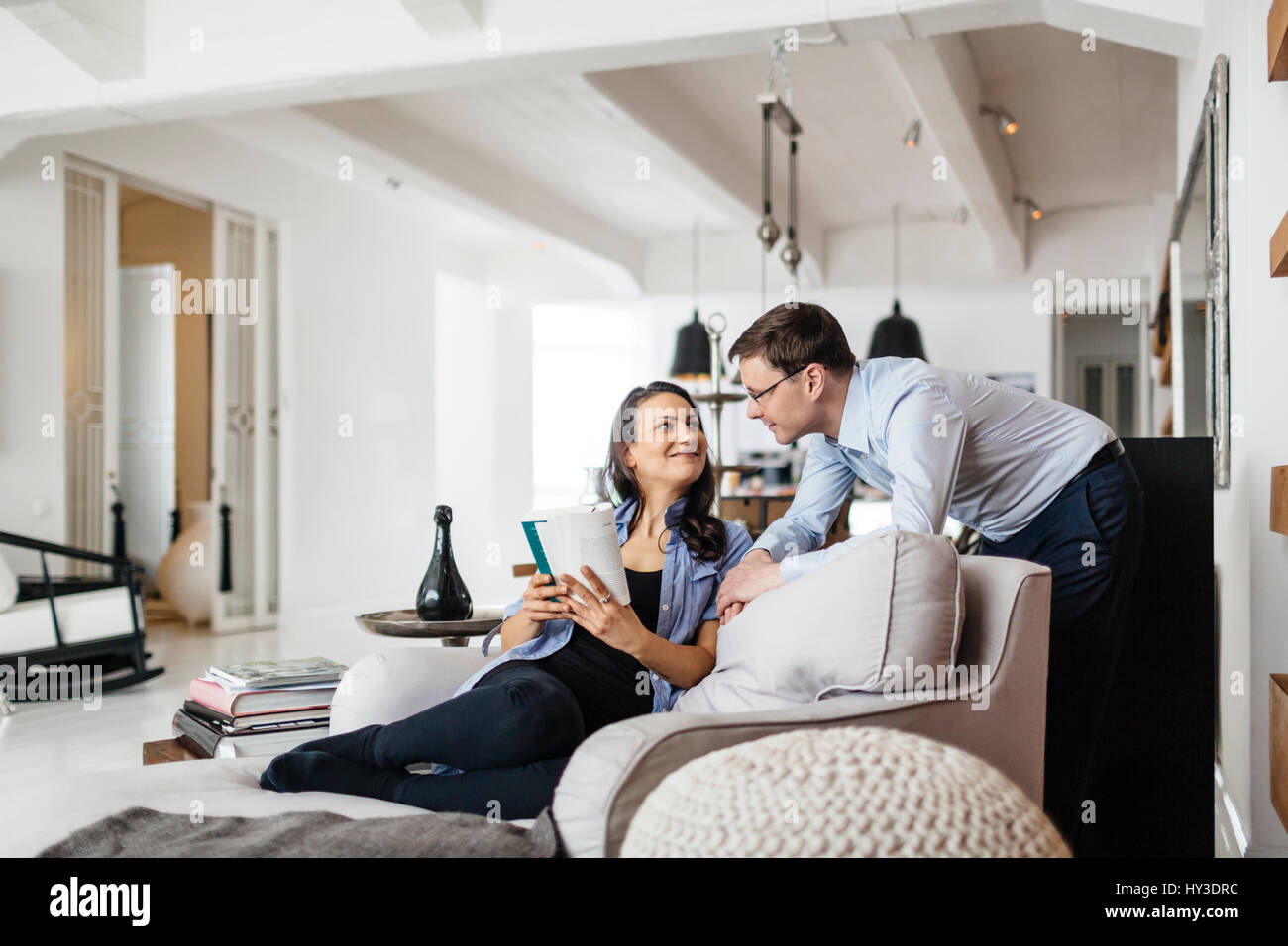 Mein Mann Schläft Immer Auf Dem Sofa Man Sitting Seated Stockfotos und -bilder Kaufen - Alamy