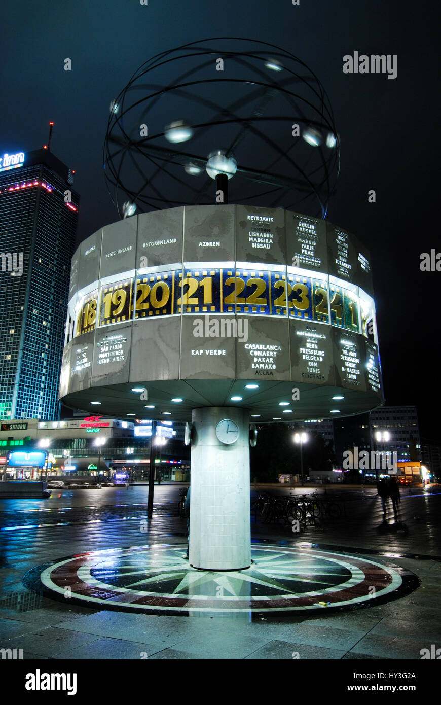 alex, alexanderplatz, Attraktion, bei nacht, Berlin, Gebäude, Hauptstadt, Hauptstädte, Stadt, Stadtzentrum, Stadtbild, Dämmerung, deutschland, Nachtleben, Stockfoto