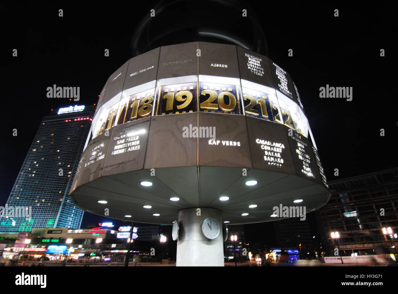 Alex, Alexanderplatz, Attraktion, Bei Nacht, Berlin, Gebäude, Hauptstadt, Hauptstädte, Stadt, Stadt, Stadtbild, Dawn, Deutschland, Nachtleben, Stockfoto