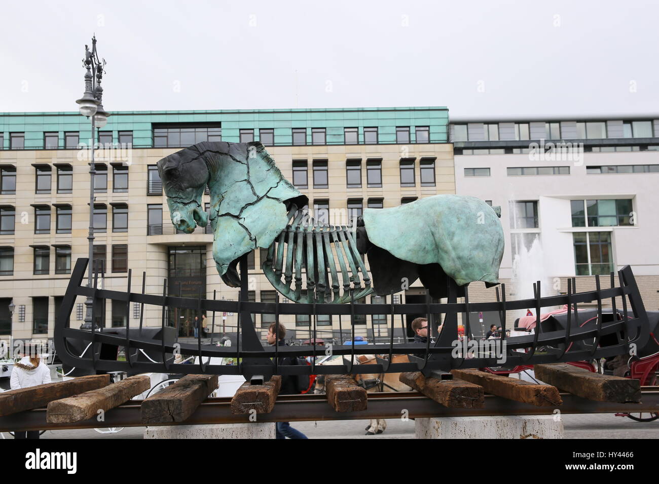 Berlin, Deutschland, 7. Mai 2015: Open-Air-Skulpturen-Ausstellung "Lapidarium" von Gustavo Aceves. Stockfoto
