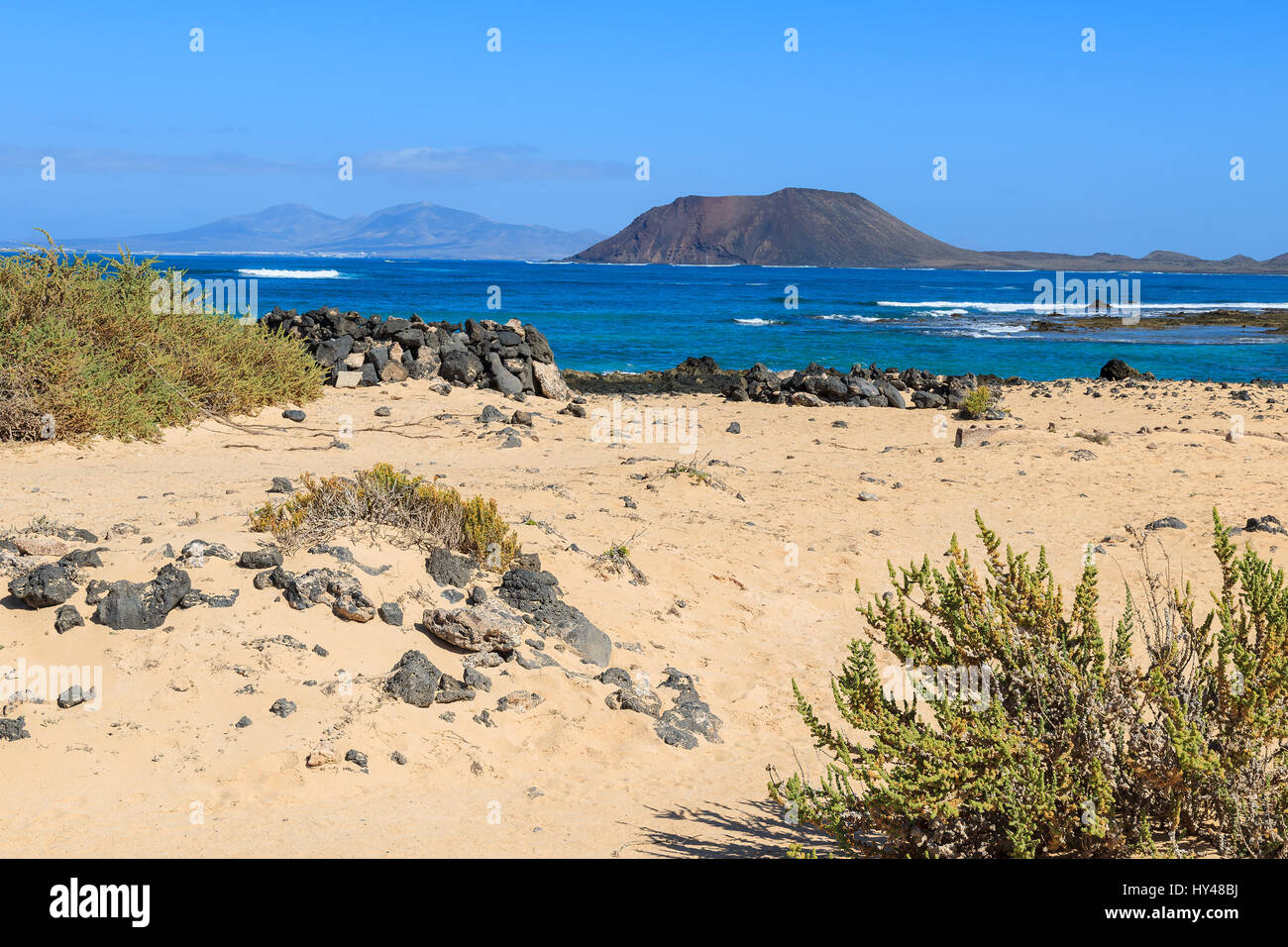 Blick auf die Insel Lobos vom Beach in Corralejo, Fuerteventura, Kanarische Inseln, Spanien Stockfoto