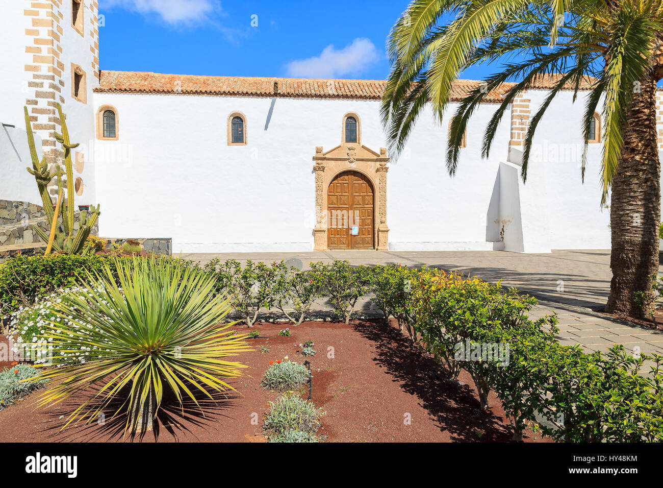 Vorplatz wunderschöne Kathedrale Santa Maria de Betancuria Fuerteventura, Kanarische Inseln, Spanien Stockfoto
