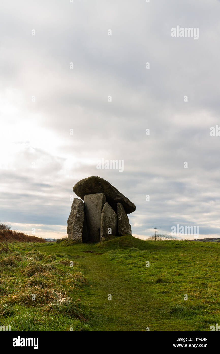 Trethevy Quoit oder das Riesen-Haus. Liskeard, Cornwall, England, Vereinigtes Königreich. Exemplar an Spitze. Stockfoto