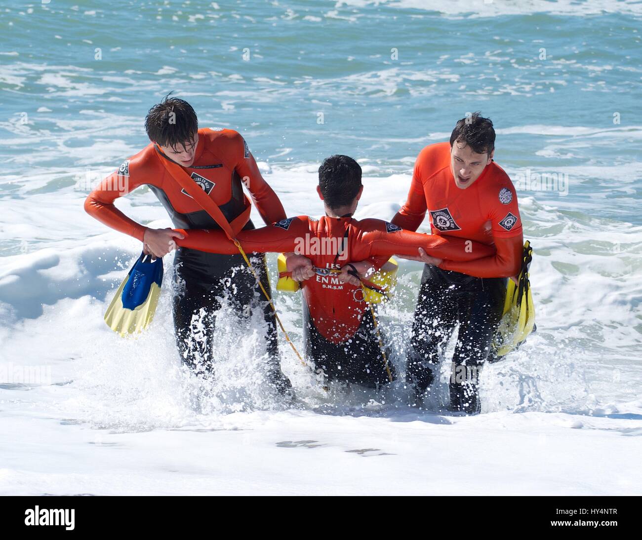 Sauveteurs En Mer, Rettungsschwimmer Ausbildung bei Sables d ' Olonne, Frankreich Stockfoto