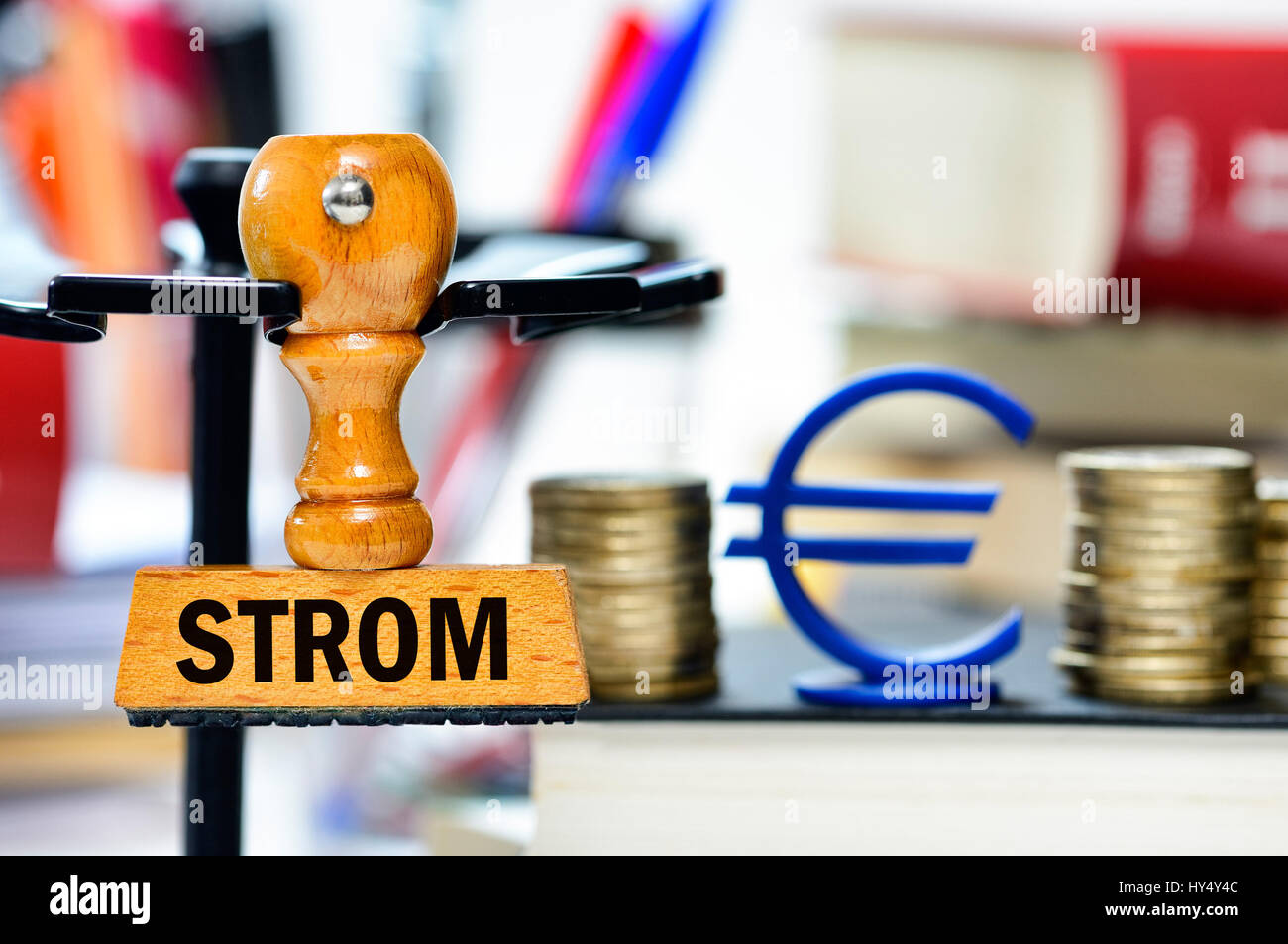 Stempel mit dem Label Stream und Eurosign, Stempel Mit der Aufschrift Strom Und Eurozeichen Stockfoto