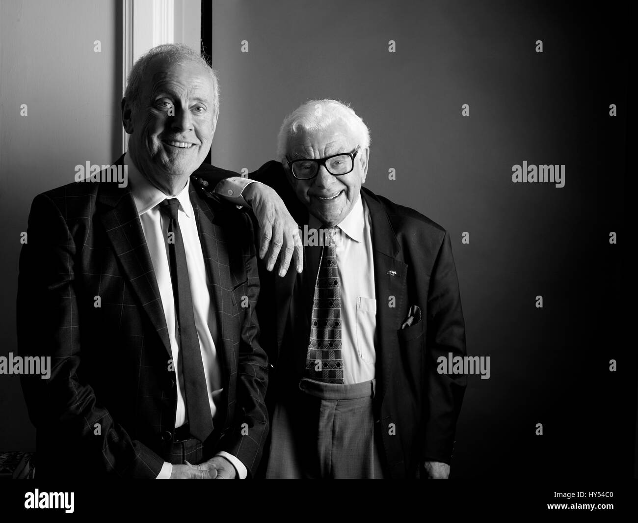 Die Oldie literarisches Mittagessen 13.12.16; Barry Cryer; Neil Spence Photography; Die Oldie; James Pembroke; James Holland; Holmes Brandreth; Erwin James Stockfoto