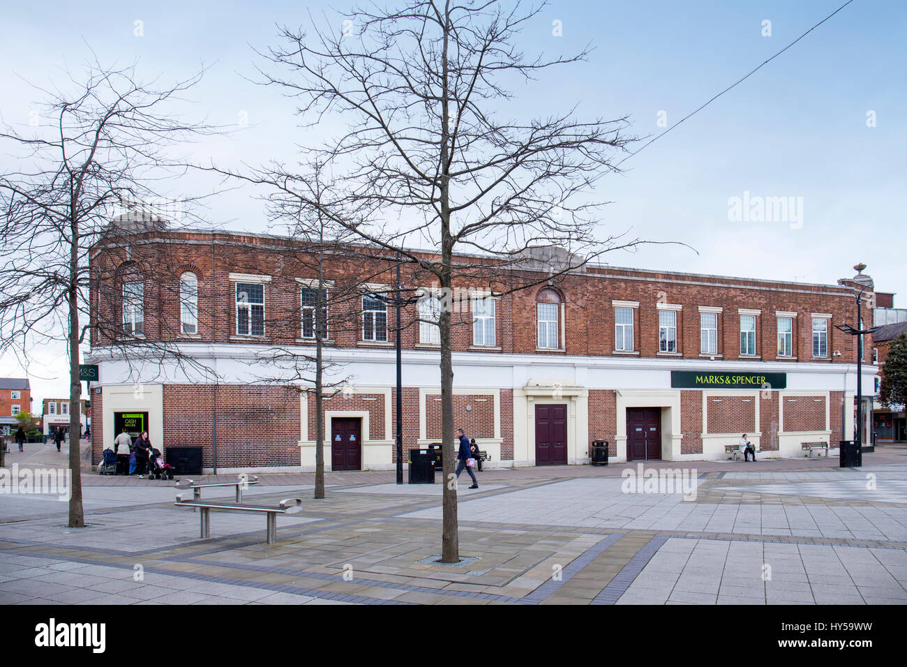 Marks & Spencer Gebäude aus Town Square Crewe Cheshire UK Stockfoto