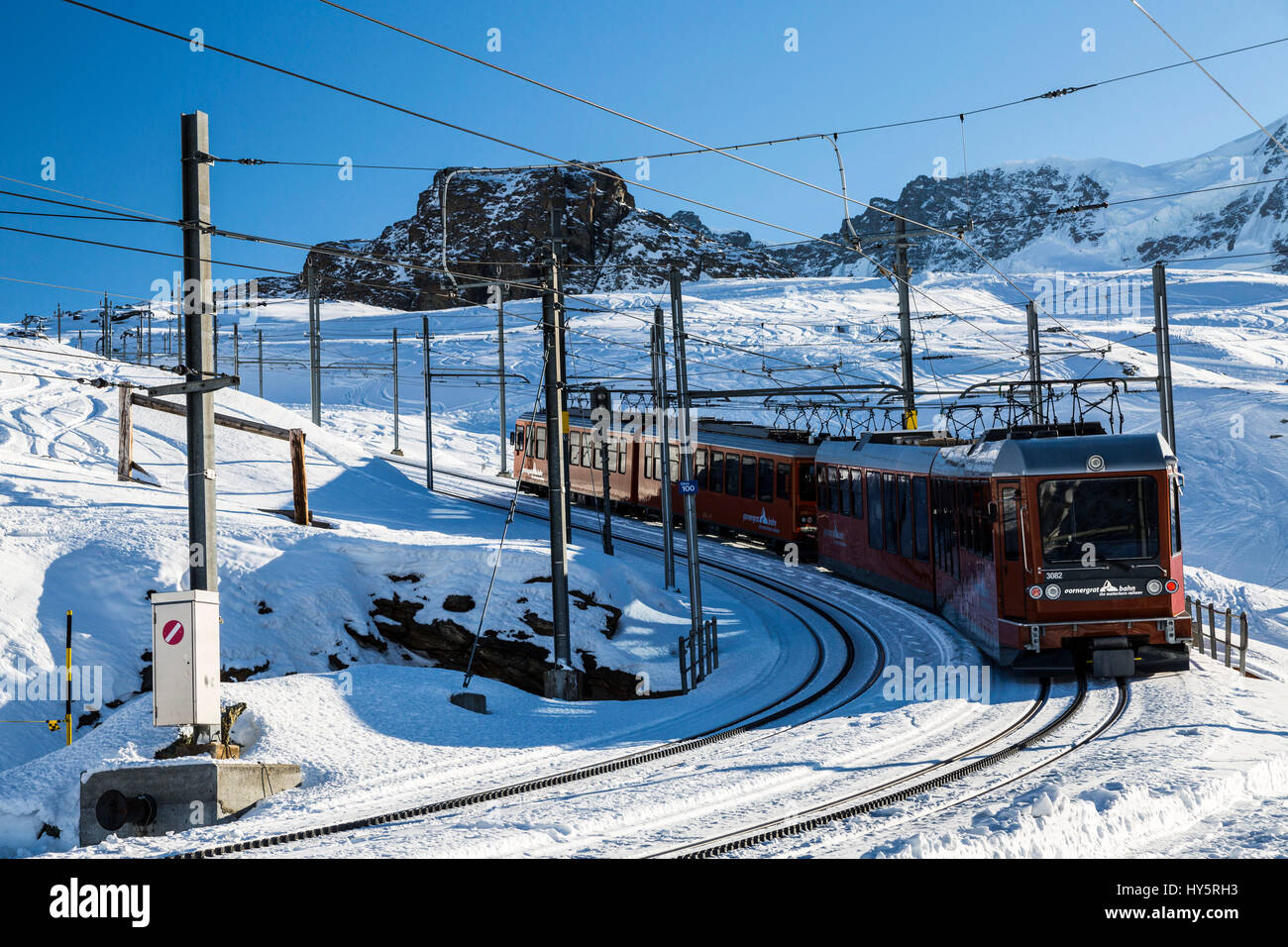 Gornergrat Bahn, Gornergrat-Bahnhof, Station Bahnhof, Gornergratbahn, GGB, Riffelberg, peak, Reisen, Reise-Fotografie, Natur, draußen, Natur, Tourismus, Reisen, Reiseziele, Außenansicht, Attraktion, Attraktionen, Schönheit in der Natur, Farbbild, natürliche Schönheit Stockfoto