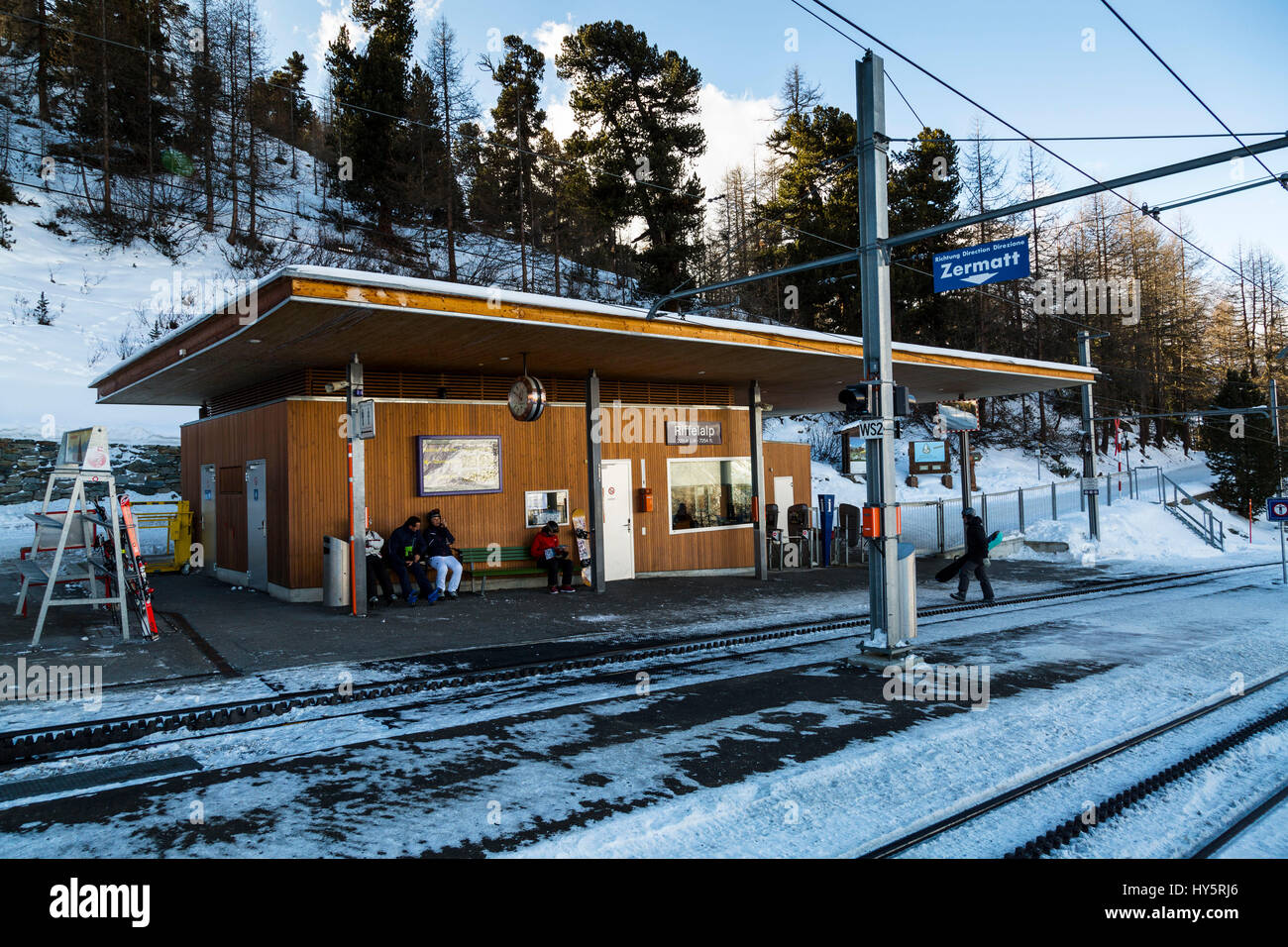 Gornergrat Bahn, Gornergratbahn, GGB Gornergrat-Bahn station, station Bahnhof Riffelalp, Reisen, Reise-Fotografie, Natur, draußen, Natur, Tourismus, Reisen, Reiseziele, Außenansicht, Attraktion, Attraktionen, Schönheit in der Natur, Farbbild, natürliche Schönheit, Mount Stockfoto