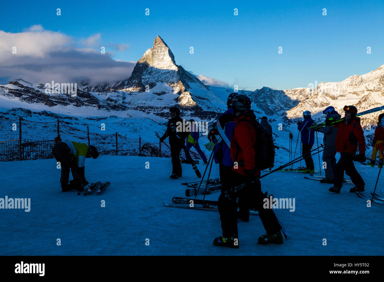 Attraktion, Attraktionen, Schönheit in der Natur, Kanton Wallis, Farbbild, Außenansicht, Gornergrat, Landschaft, Landschaften, Matterhorn, Mattertal, Berg, Berglandschaft, Berglandschaften, Bergwelt, natürliche Schönheit, Natur, draußen, außerhalb der Stoßzeiten, Walliser Alpen Stockfoto