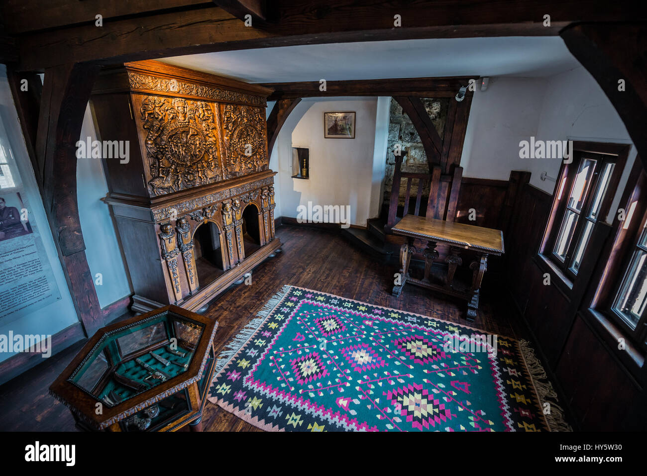 Kammer im Schloss Bran in der Nähe von Bran, Rumänien, so genannte "Draculaschloss", Heimat der Titelfigur in Bram Stokers Roman "Dracula" Stockfoto