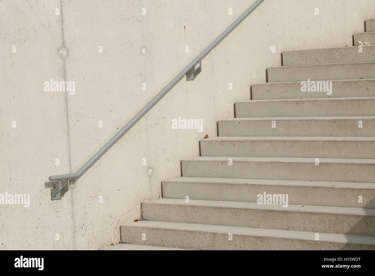 Betonsteine-Treppe Stockfoto