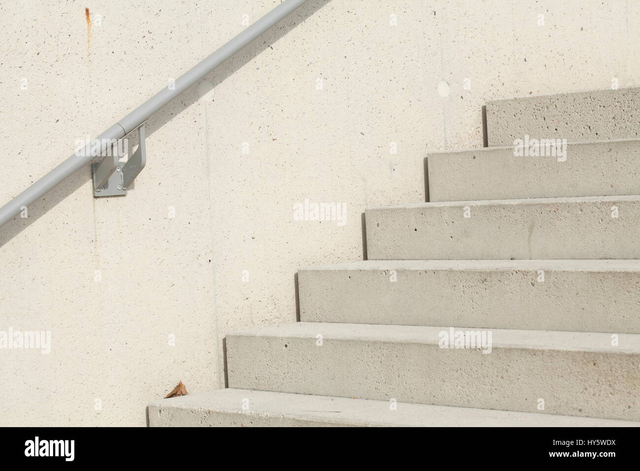 Betonsteine-Treppe Stockfoto