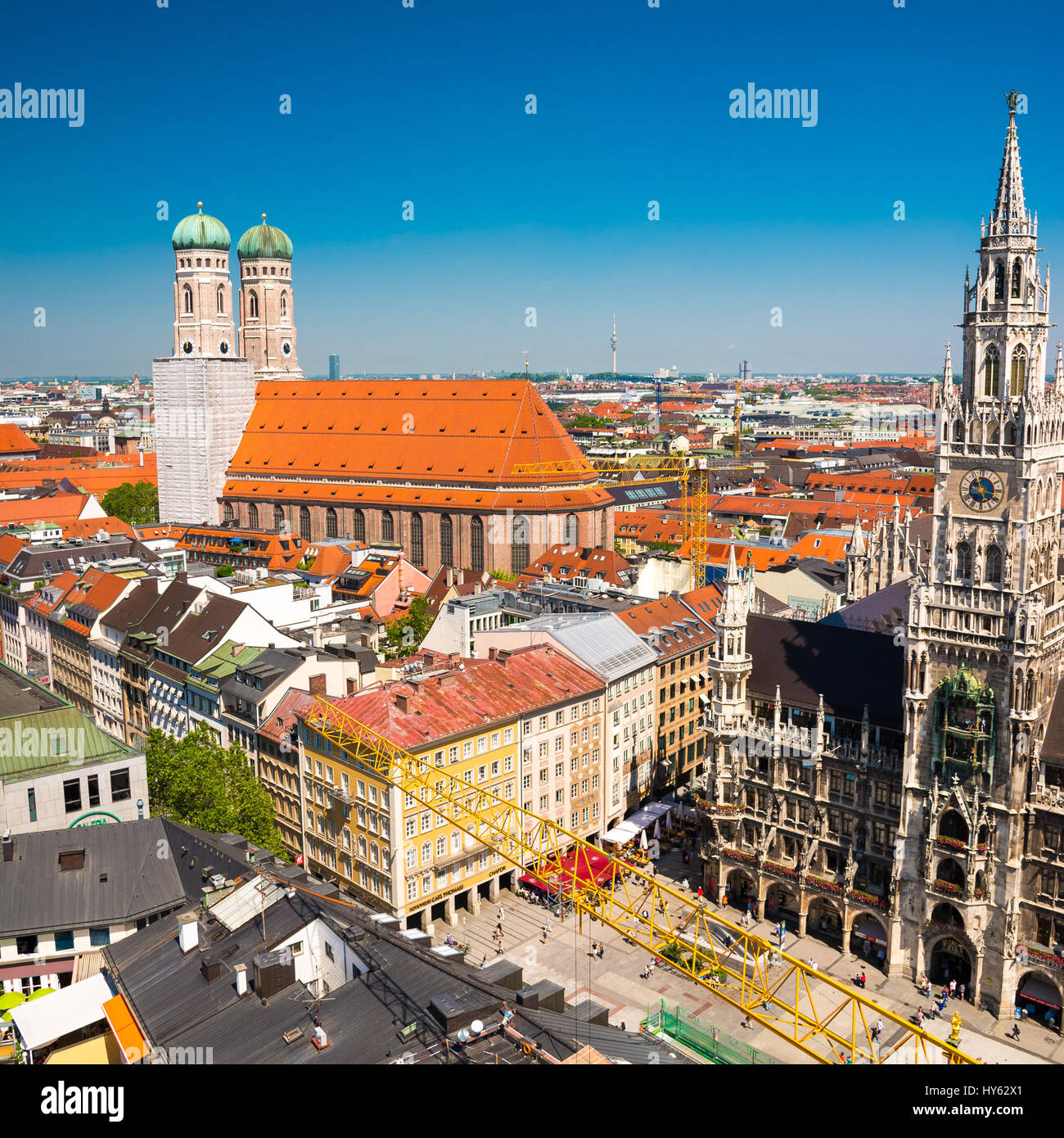 München, Deutschland - 7. Juni 2016: Luftaufnahme am Marienplatz Rathaus in München, Deutschland Stockfoto