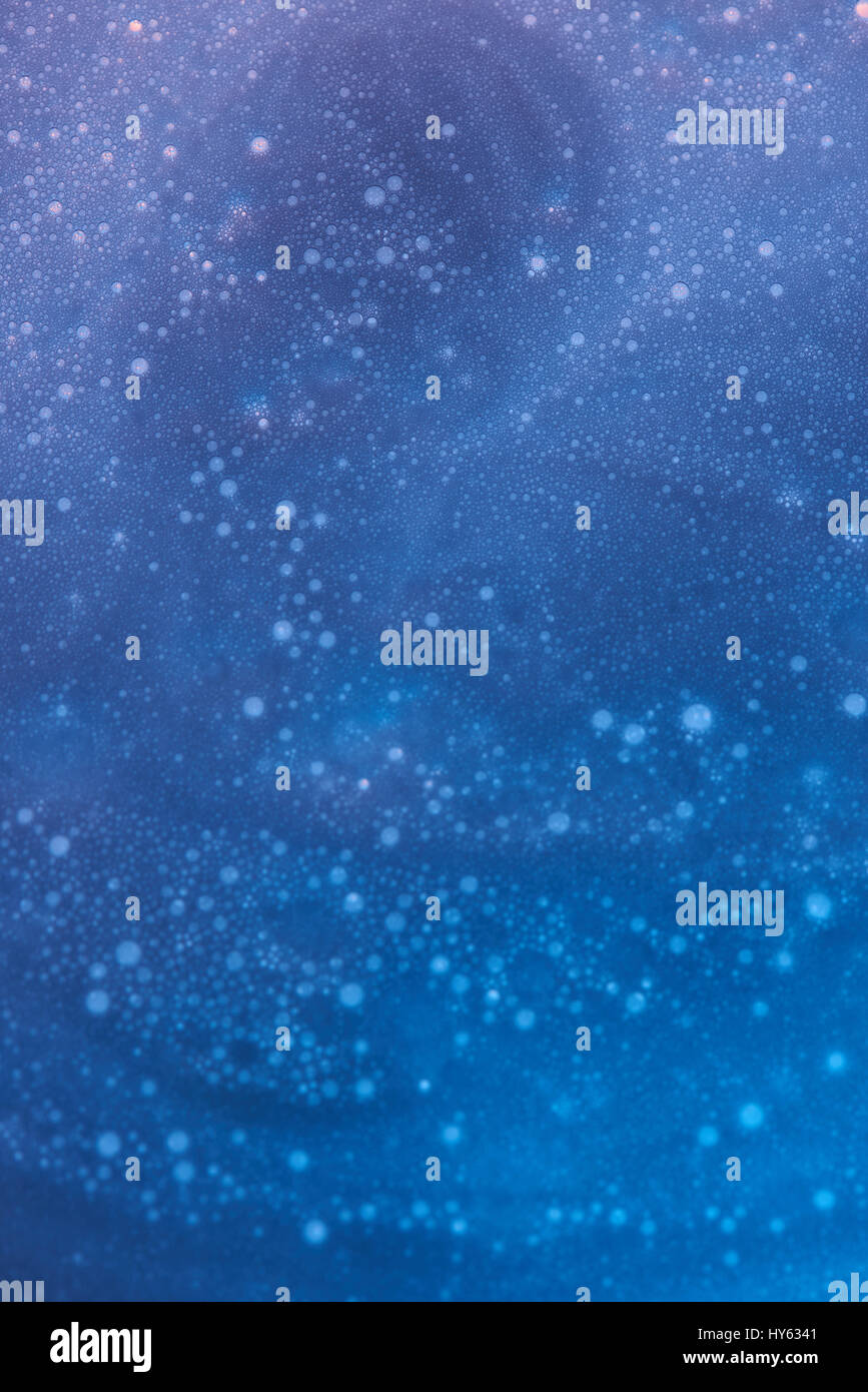 Blaue abstrakten Hintergrund. Schaumoberfläche mit Luftblasen Textur Stockfoto