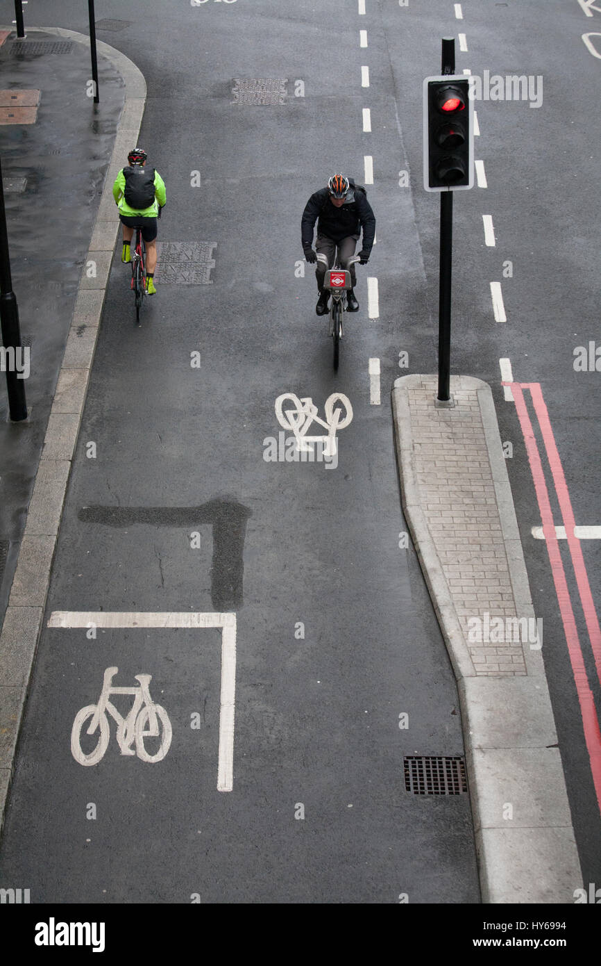 London-Radfahrer auf Radweg, London Zyklus superhighway Stockfoto