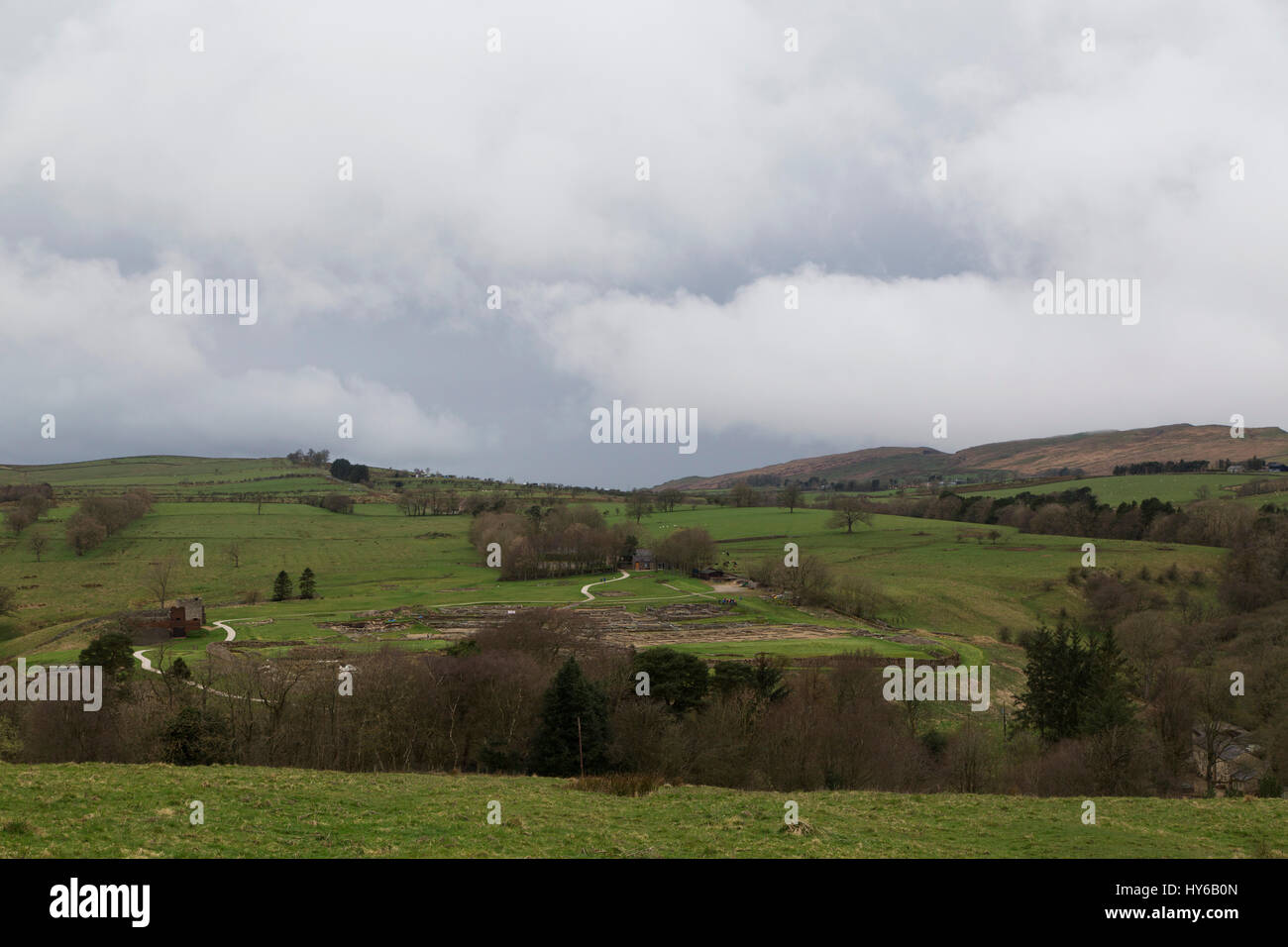 Vindolanda Roman Festung am Hadrianswall in Northumberland, England. Die Festungsruinen gehören zum UNESCO-Weltkulturerbe. Stockfoto