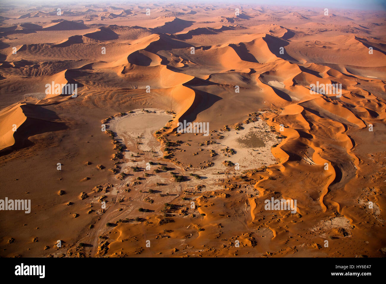 Namib Wüste, Luftaufnahme, Namibia, Afrika, von Monika Hrdinova/Dembinsky Foto Assoc Stockfoto