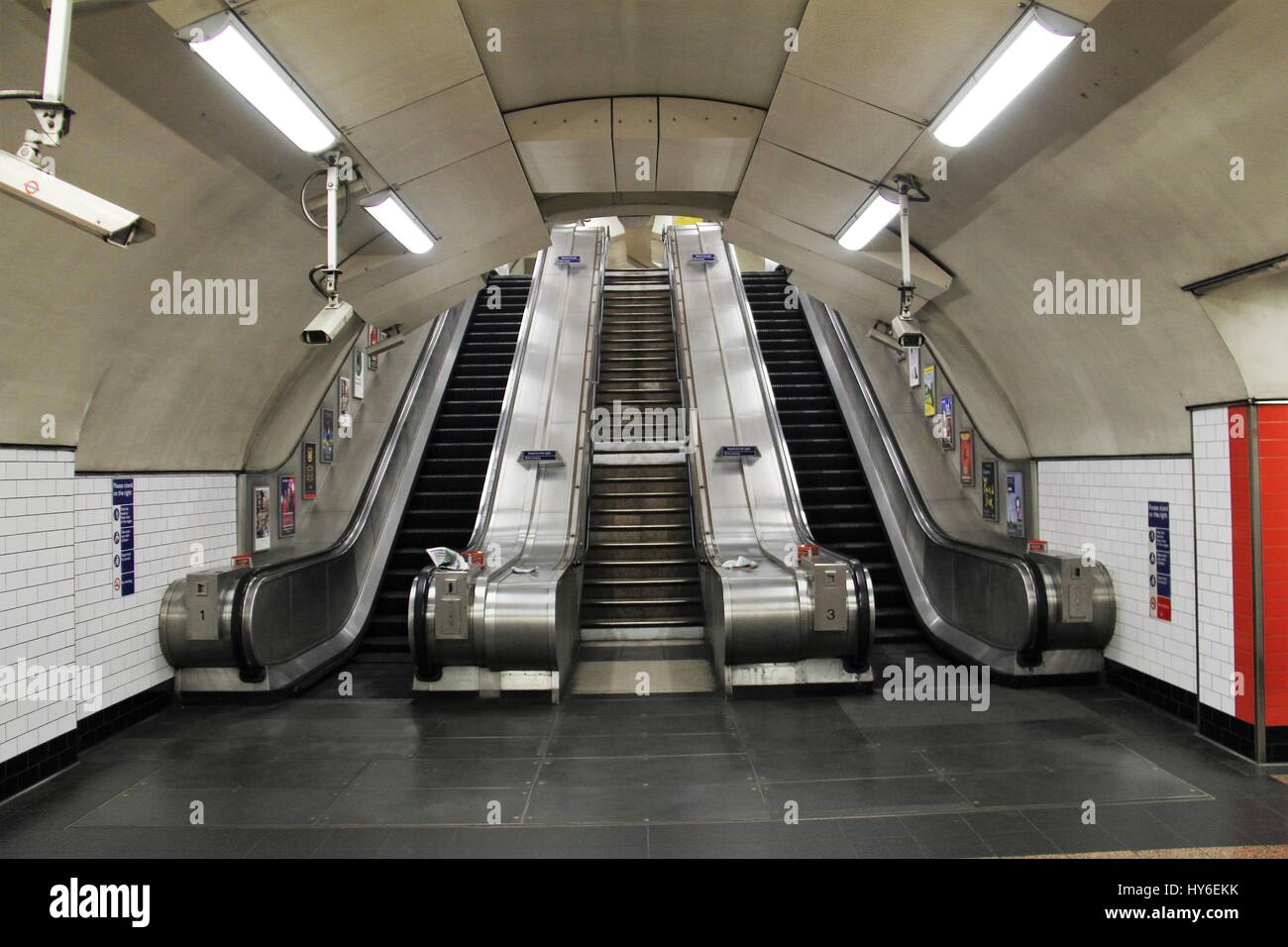 U-Bahnstation St Pauls Rolltreppen Stockfoto