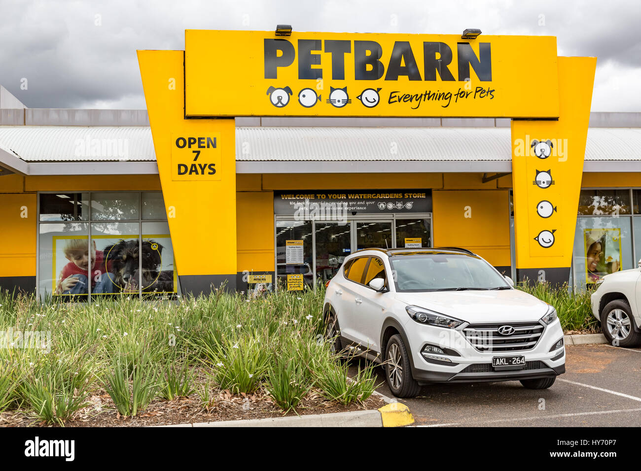 Petbarn Pet store bei Watergardens Einkaufszone, Melbourne, Victoria, Australien. Stockfoto
