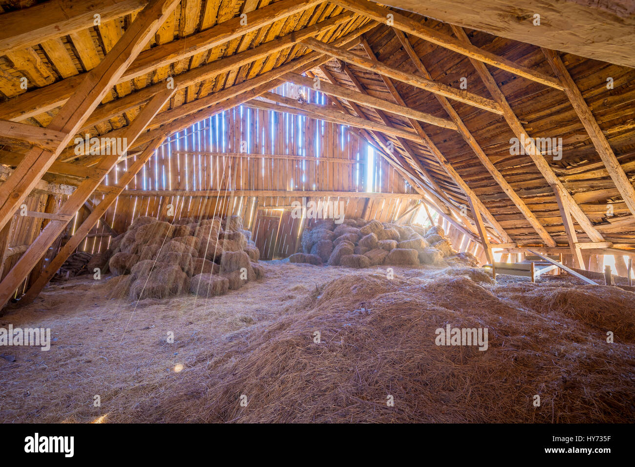 Heuboden in alten Scheune in Schweden Stockfotografie - Alamy