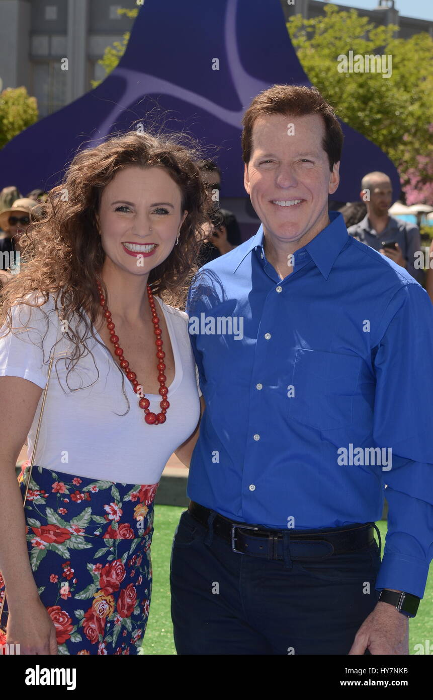 Culver City, Ca. 1. April 2017. Audrey Murdick und Jeff Dunham bei der Premiere von Sony Pictures "Schlümpfe: The Lost Village" am ArcLight Kinos am 1. April 2017 in Culver City, Kalifornien. Bildnachweis: David Edwards/Medien Punch/Alamy Live-Nachrichten Stockfoto