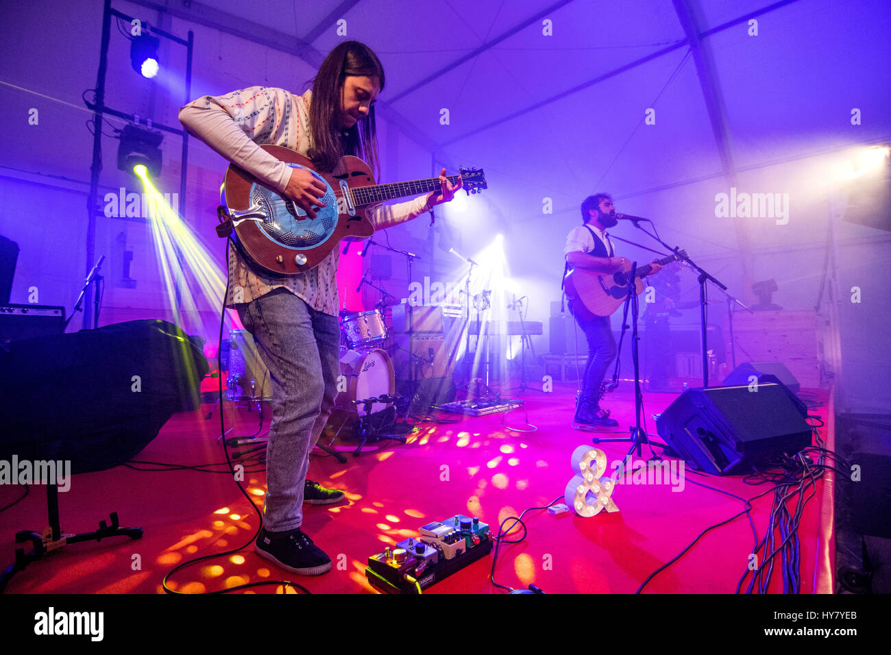 Spanische indie band -Fotos und -Bildmaterial in hoher Auflösung – Alamy