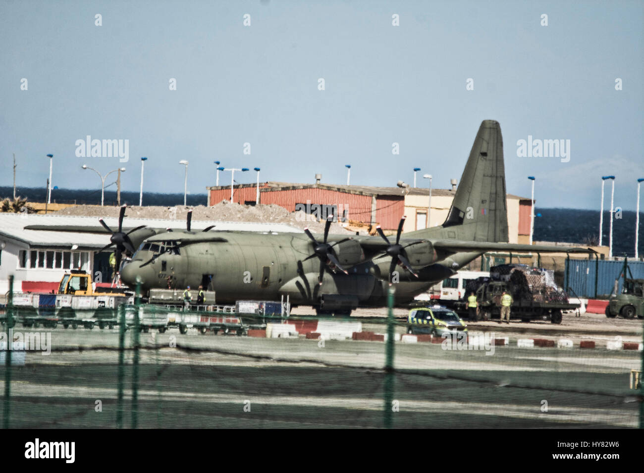 Gibraltar 1. April 2017-militärische Aicrcraft auf dem Asphalt der RAF Gibraltar Basis. Allgemeine Szenen von Gibraltar am Nachmittag des Samstag 1. A Stockfoto