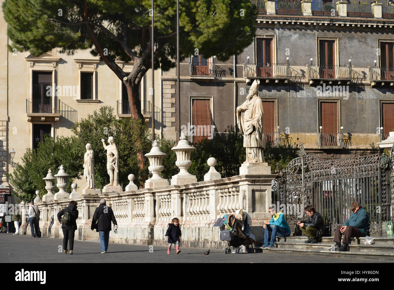 Statuen, Piazza Duomo, Catania, Sizilien, Italien, Statuen, Sizilien, Italien Stockfoto