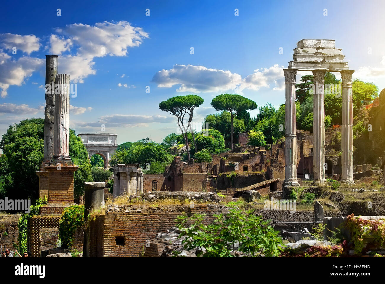 Zerstörte Roman Forum am sonnigen Tag, Italien Stockfoto