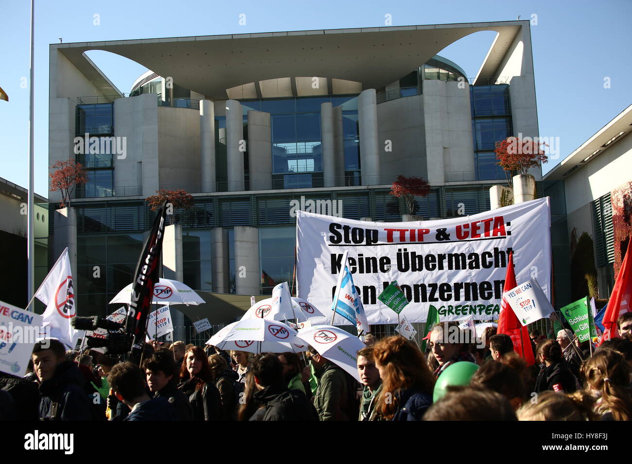 Berlin, Deutschland, 10. Oktober 2015: Protestmarsch gegen TTIP und CETA. Stockfoto