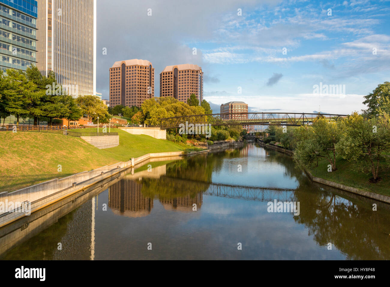 Richmond, Virginia.  Kanal rund um James River Rapids, am späten Nachmittag, Browns Island auf rechten Seite. Stockfoto