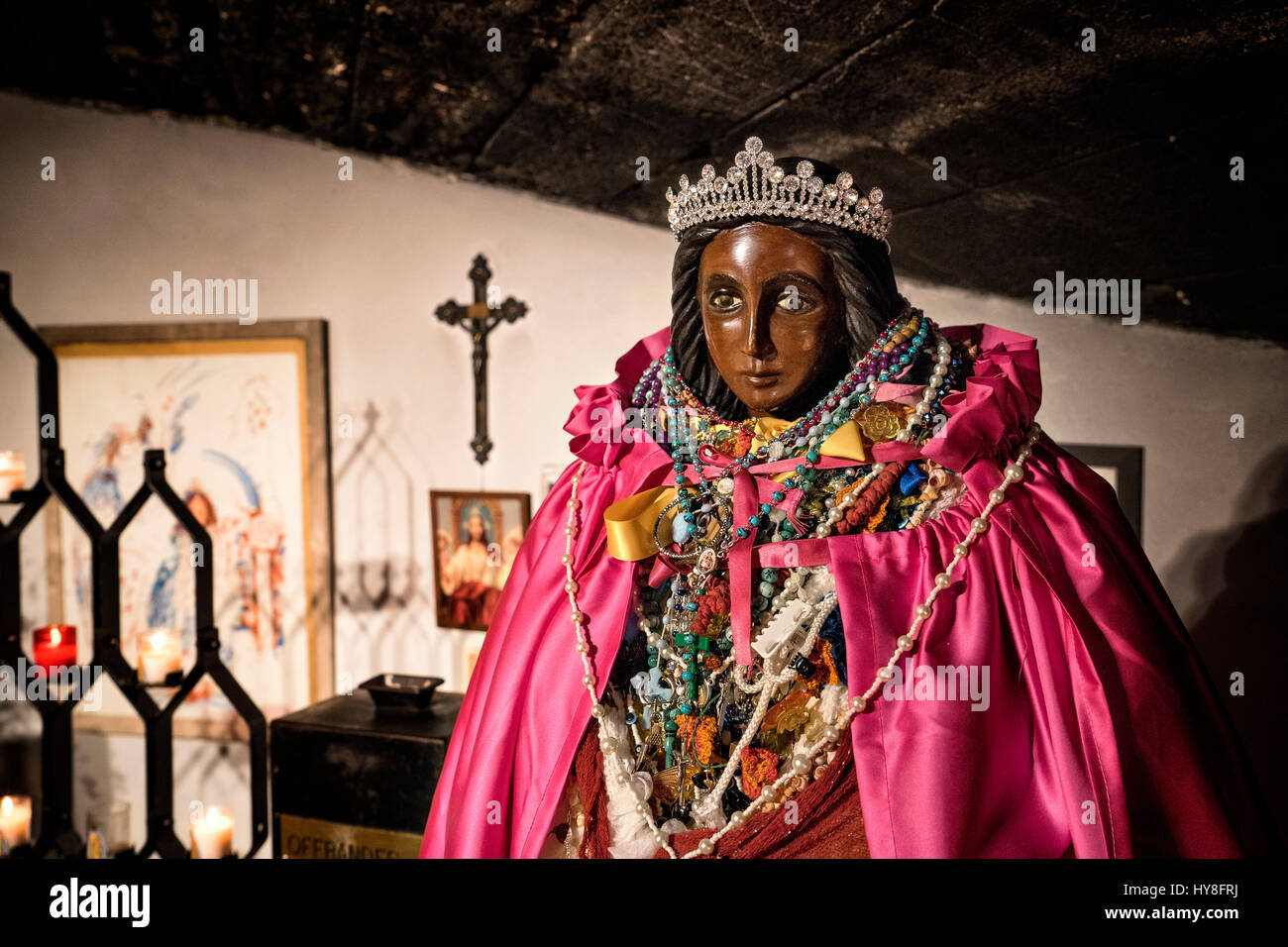 Frankreich, Bouches du Rhône, Eglise Notre-Dame De La Mer, Eglise Notre-Dame De La Mer, Statue von Saint Sara. Stockfoto