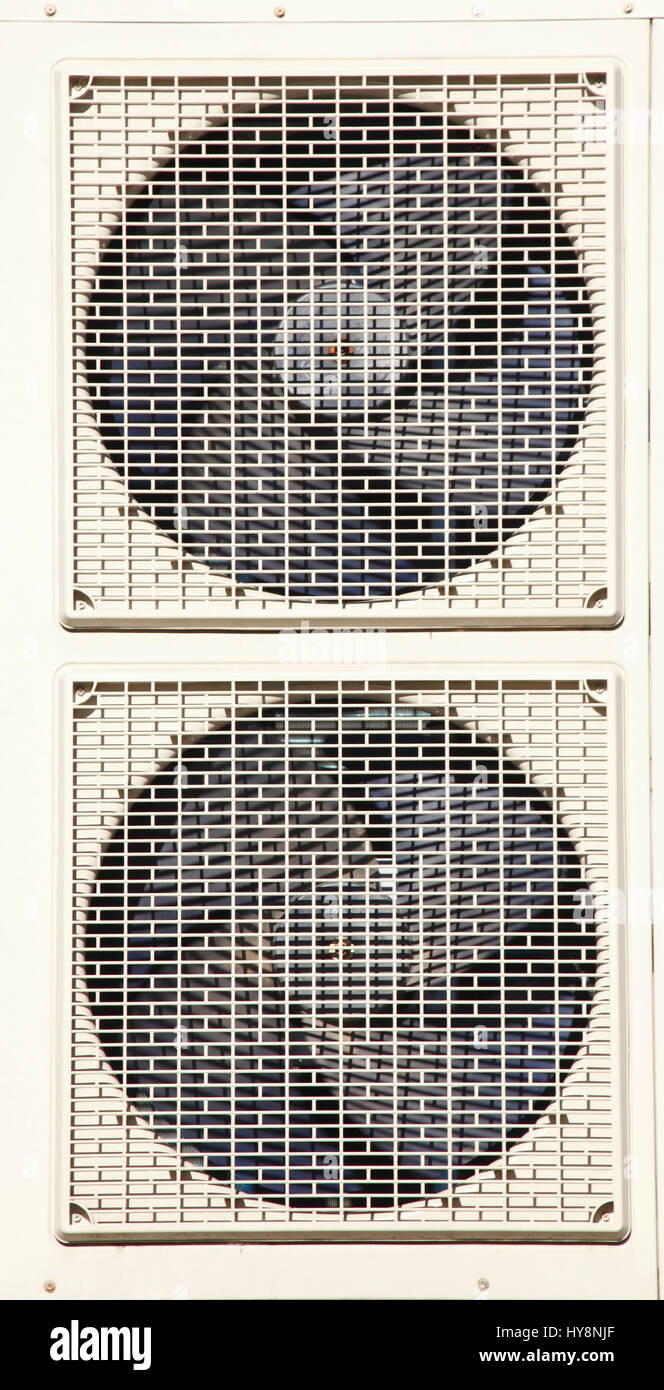 Klimaanlage auf einer Hauswand Stockfotografie - Alamy