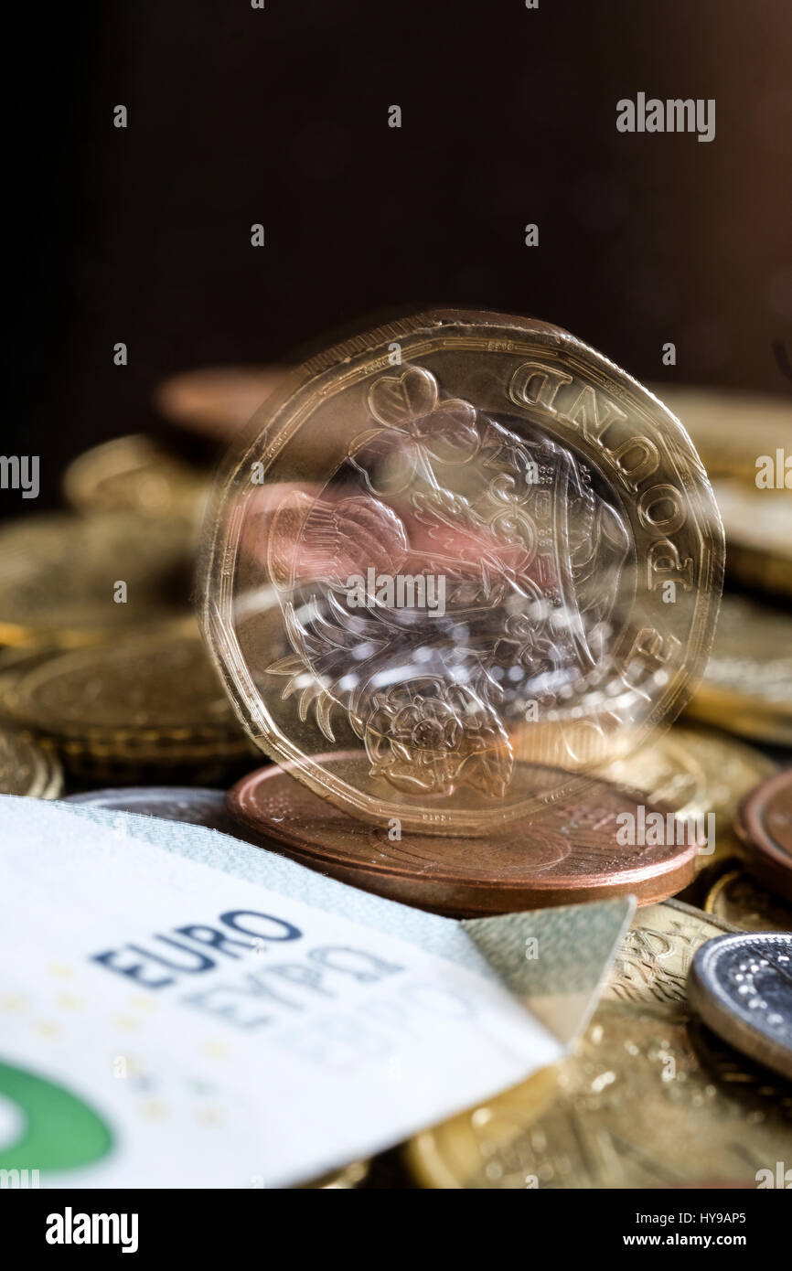 Neue Pfund-Münze mit Euro-Währung Stockfoto