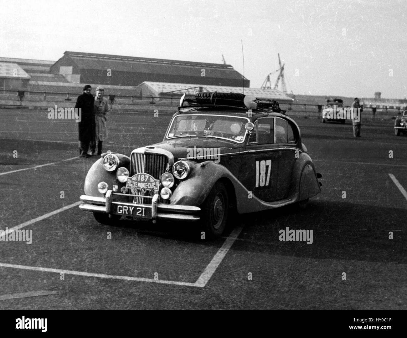 1954 Rallye Monte Carlo, Boulogne, Jaguar MkV von Leonard Norman und D.J. Fanquilarson verlassen Stockfoto
