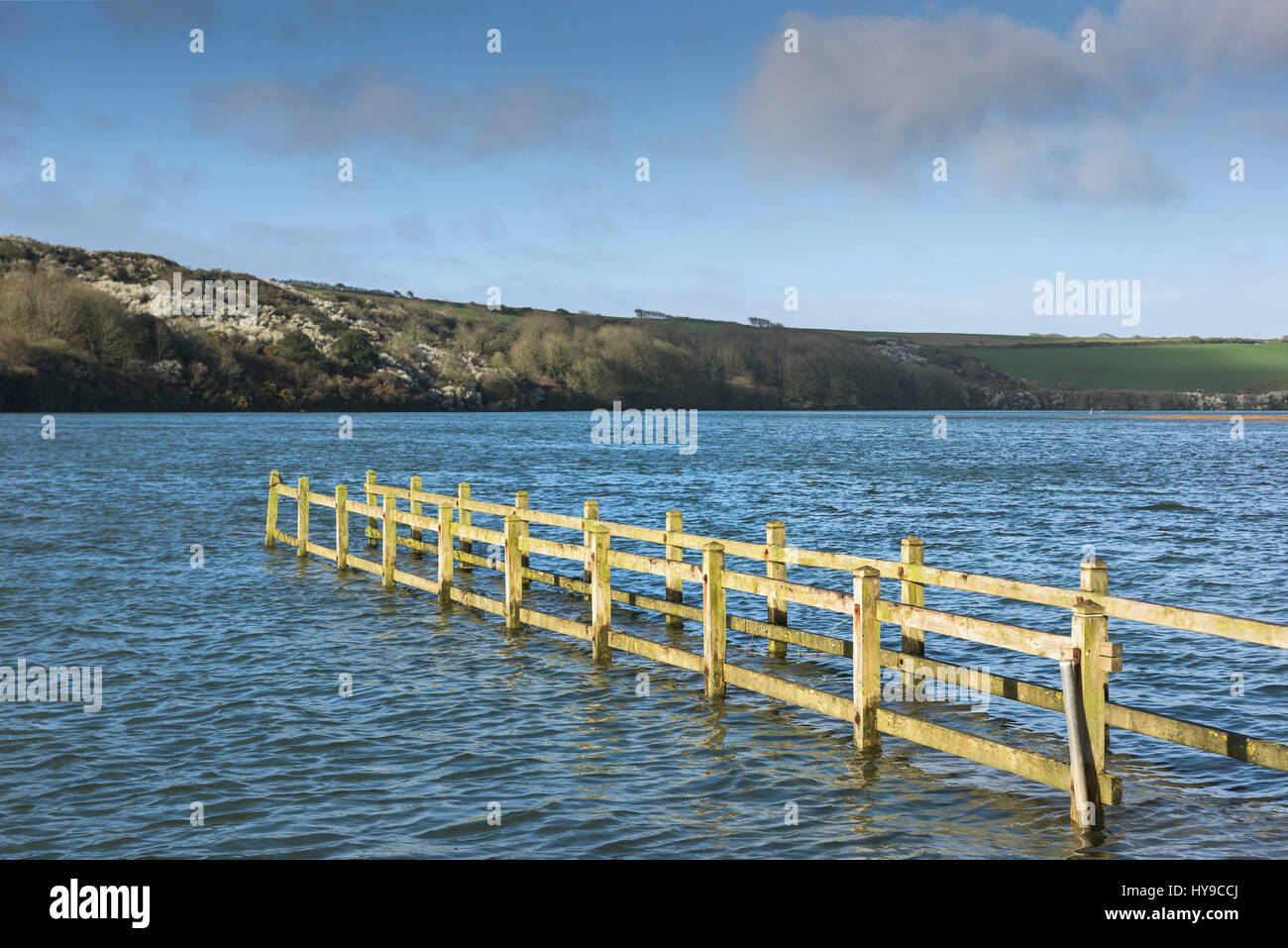 Gannel Mündung Springflut Flut Sommerso überbrücken Überschwemmungen Sunny Sunshine Newquay Cornwall Stockfoto