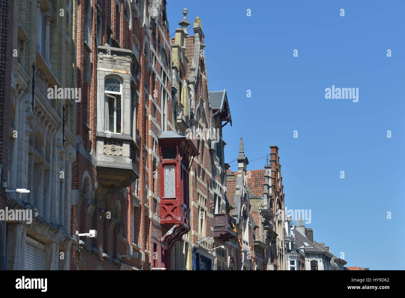 Schmale Straße im historischen Zentrum der Stadt während der Gentse Feesten von Gent, Belgien am 19. Juli 2016 Stockfoto