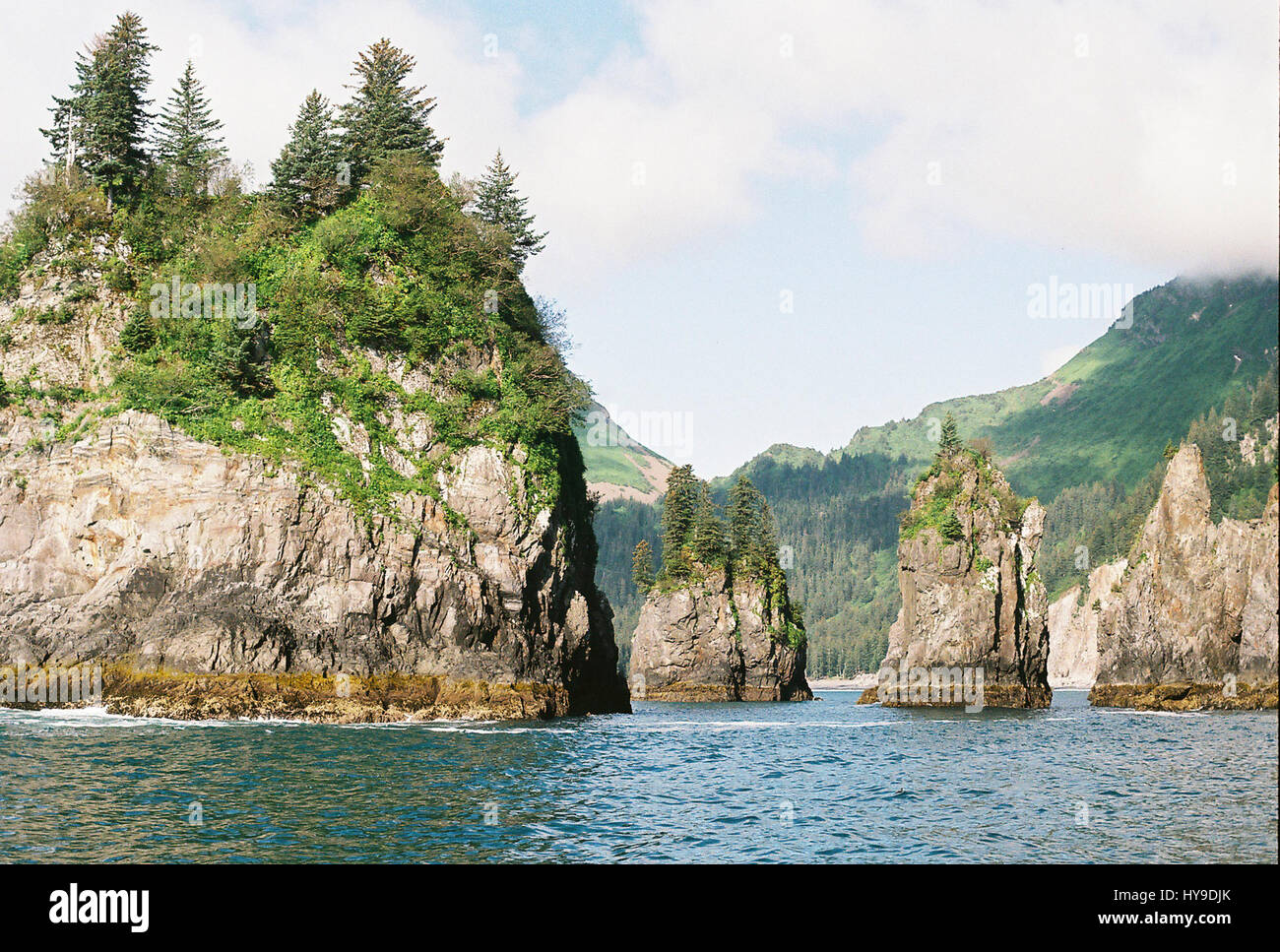 Felsigen Outcroppings an der Küste von Sewar in Alaska. Stockfoto