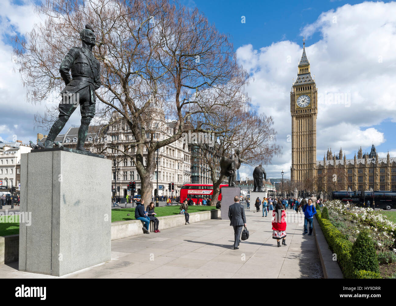 Houses of Parliament und Big Ben vom Parliament Square, London, England, UK Stockfoto