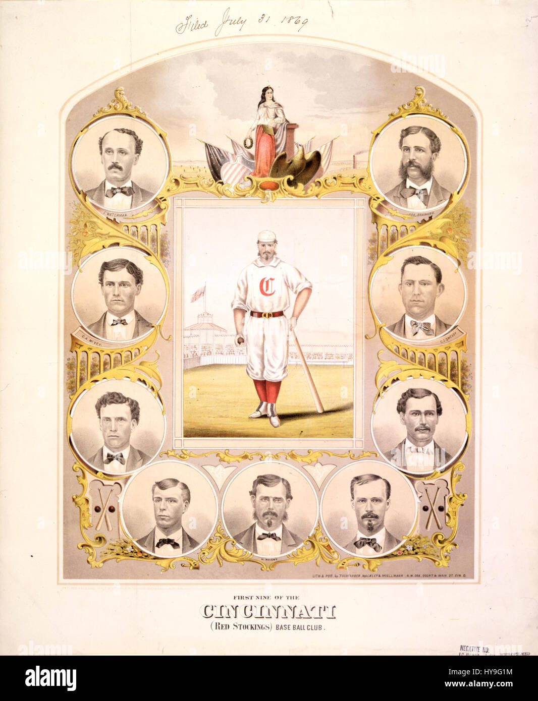 Diese Lithografie aus dem Jahr 1869 zeigt die Cincinnati Red Strümpfe, eines der ersten Profi-Baseballmannschaften in den Vereinigten Staaten und markiert einen entscheidenden Moment in der amerikanischen Sportgeschichte. Stockfoto