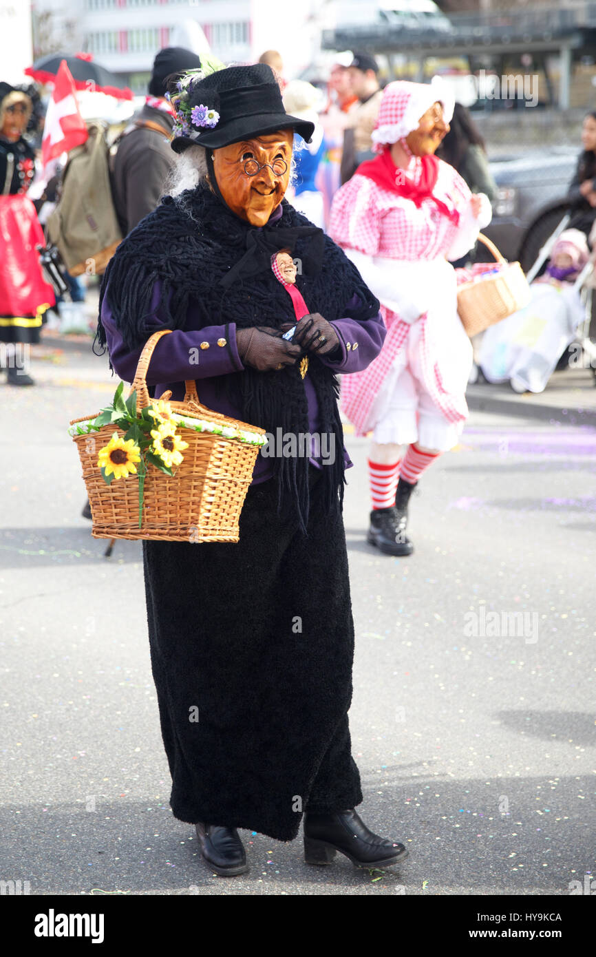 Traditionelle Karnevalsumzug Karneval Masken in Luzern, Schweiz. Stockfoto