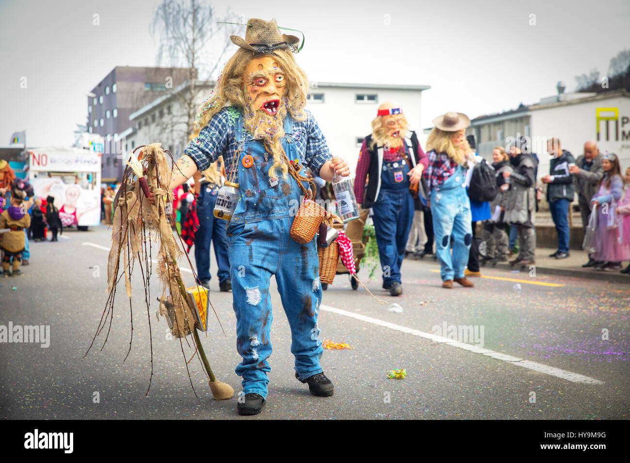 Traditionelle Karnevalsumzug Karneval Masken in Luzern, Schweiz. Stockfoto
